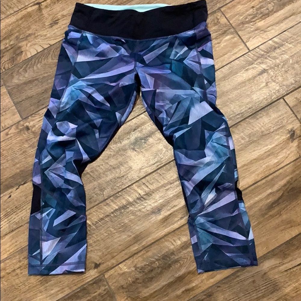 Lululemon Cropped Leggings Sz 8 NWOT